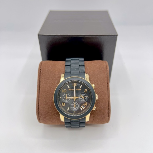 Michael Kors Oversized Runway Gold-Tone Chronograph Watch – 40mm – Box main image 11